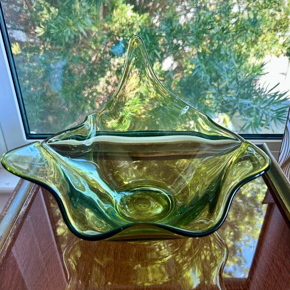 Vintage Viking Glass Handkerchief Bowl – Hand Blown Four-Point Art Glass - Picture 4 of 10